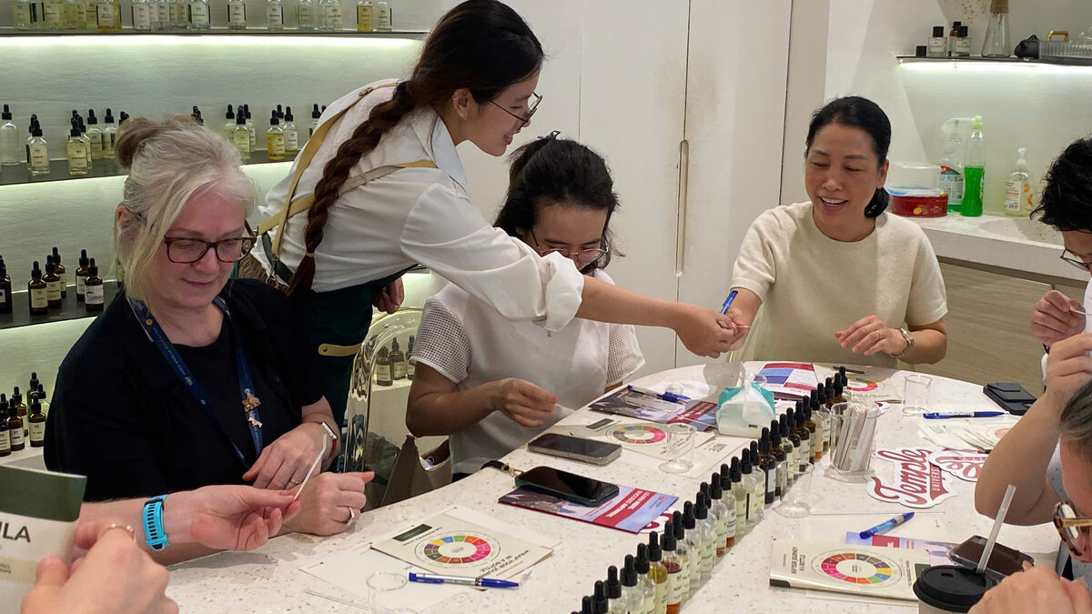 Scents of Hanoi: A Perfumer’s Guide to Lotus, Tea, Pho, Agarwood & Hoa Sua