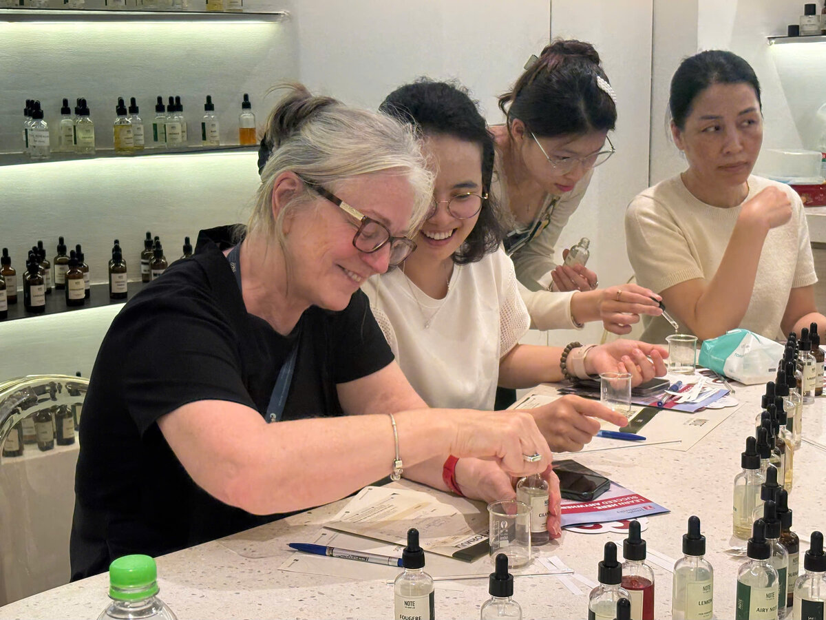 河内调香工坊:在乐天购物中心创作你的专属香水