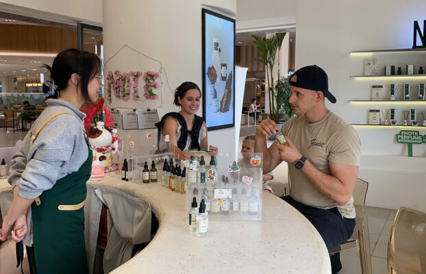 ハノイの香り：調香師が案内する蓮・お茶・フォー・沈香・ホアスアガイド