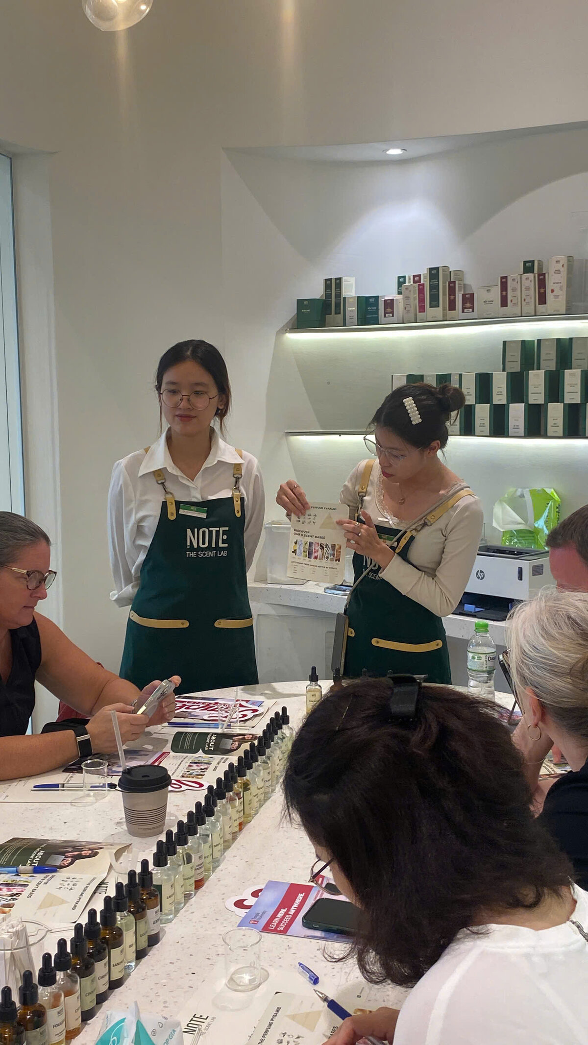 河内春节：外国游客的感官指南——看什么、闻什么、创造什么